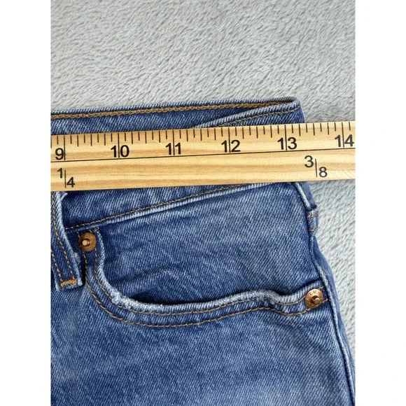 Levis Jeans Womens 25 Premium Wedgie Straight Med Wash Distressed Raw Hem Big E - Picture 7 of 11